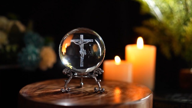 Amazon.com: ZEERSHEE 60mm 3D Glass Laser Etched Cross Crystal Ball