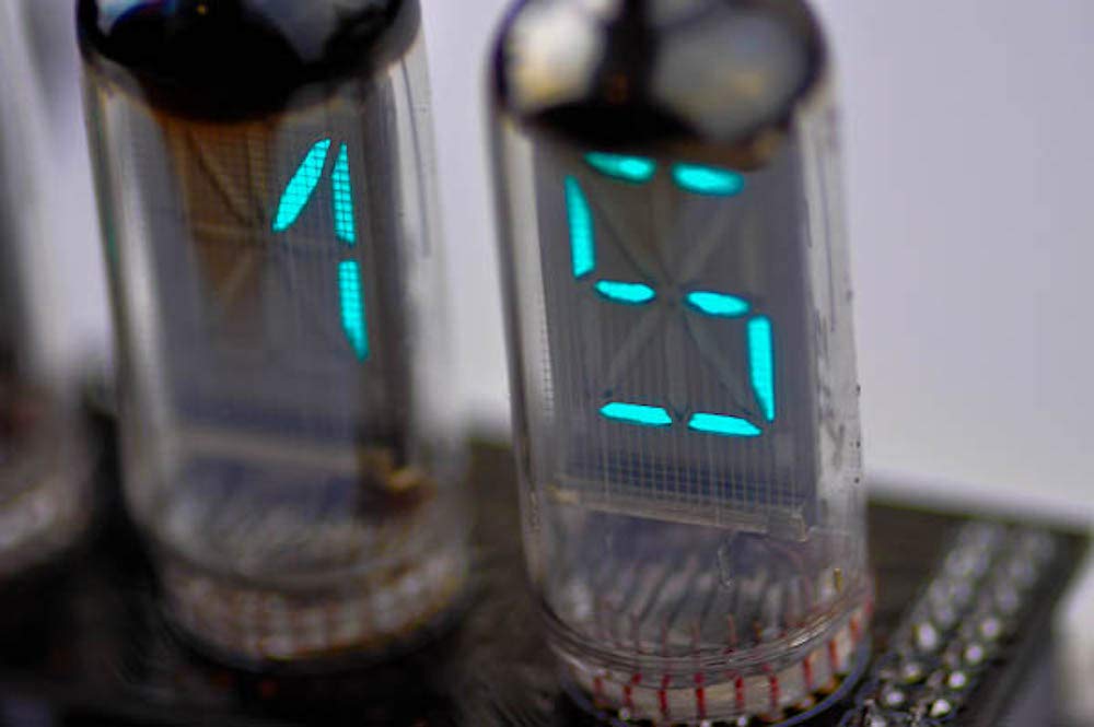 Amazon.co.jp: 蛍光表示管モジュラー時計 IV-4 （4桁、ケース付き