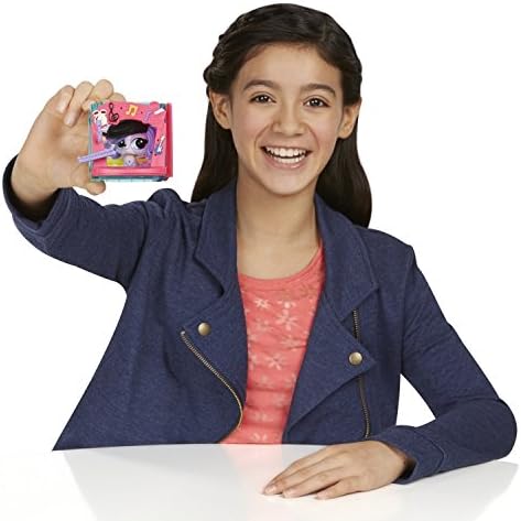 Littlest Pet Shop Mini Style Set with Zoe Trent Figure