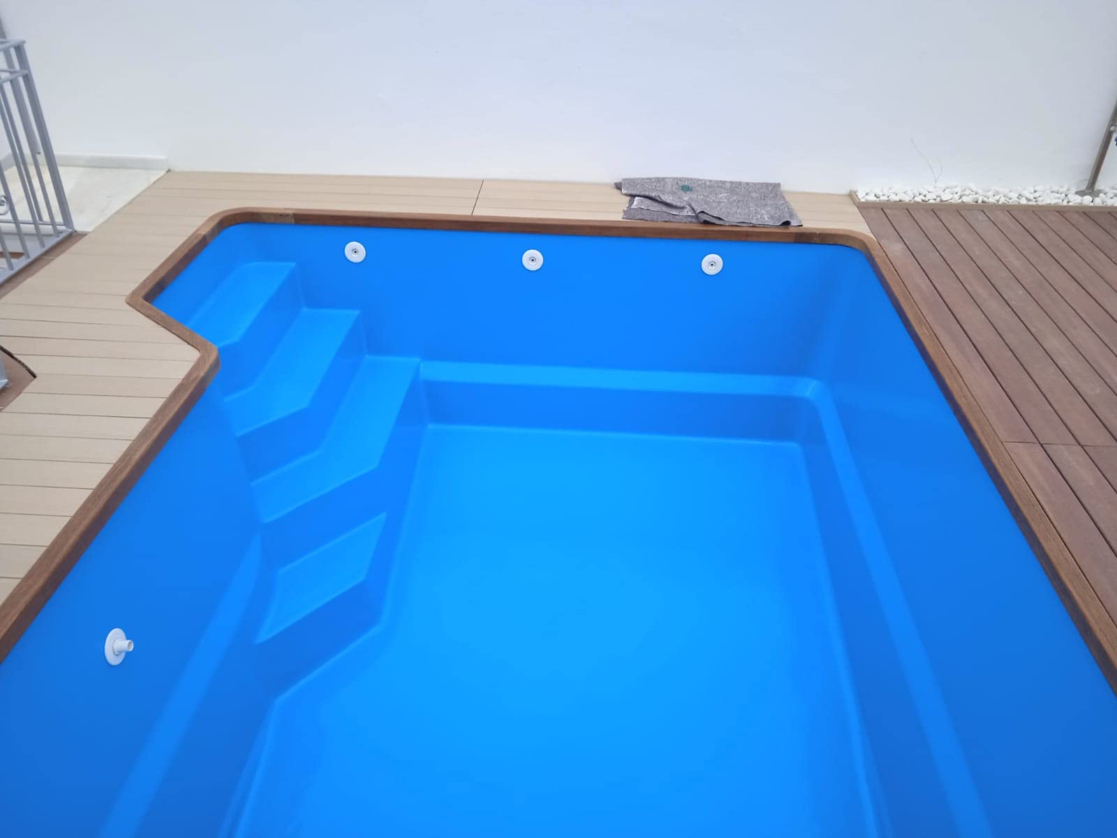 Pack de Pintura Durapool para Piscinas de Poliéster + Catalizador - Color Azul - Formato 3 Litros + 750 ml. - Pintura de Poliuretano para Piscinas - Acabado Brillante