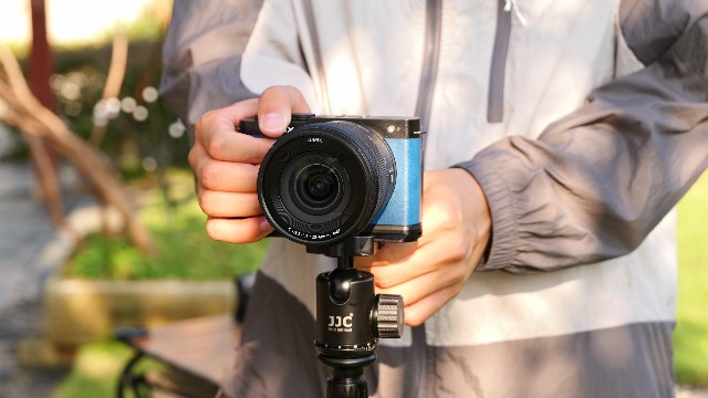 Amazon.com : JJC Lumix S9 Hand Grip Handgrip, L-Shape Bracket
