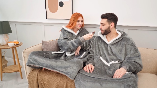 EHEYCIGA Felpa Coperta Con Cappuccio Gigante, Coperta Indossabile Calda E Morbida, Blanket Hoodie Adatta Per Donne, Uomini, Adulti, Adolescenti, 92x150cm, Grigio Scuro - Foto 5