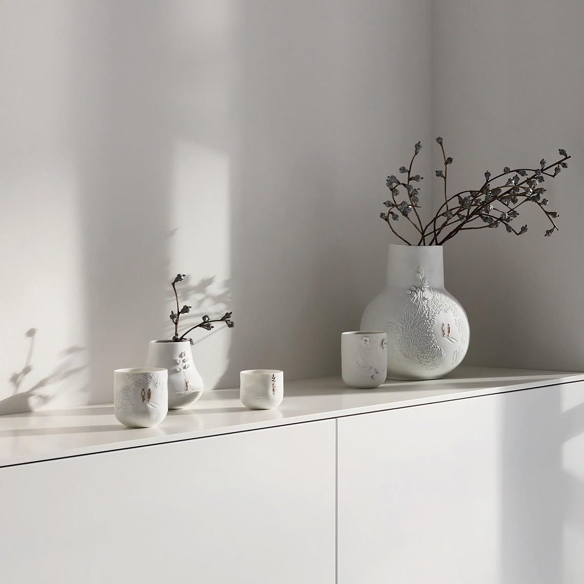 Räder Picture Stories Porcelain Vase - A Walk in The Park Graphic