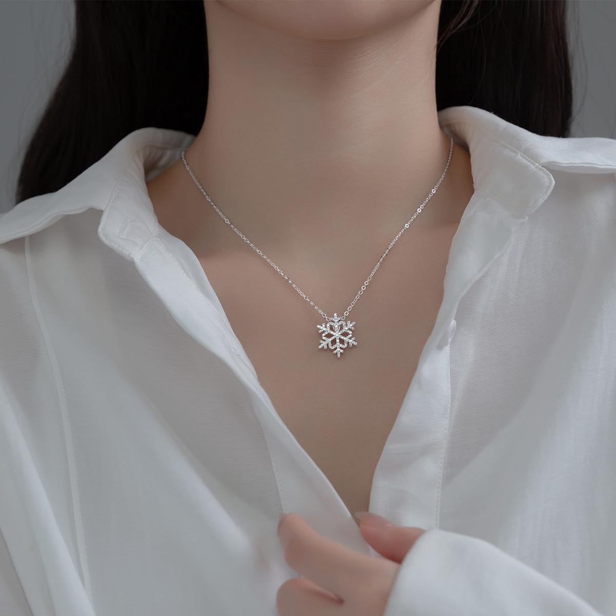SLUYNZ 925 Sterling Silver Christmas Snowflake Necklace Pendant for Women Teens CZ Snowflake Pendant Necklace Chian Winter Necklace