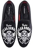 Dies ist ein Elanroman-Totenkopf-Stickerei Stil von Herren-Loafer-Samt-Samtschuhen, betont das Symbol von Aristokratie und Kraft.