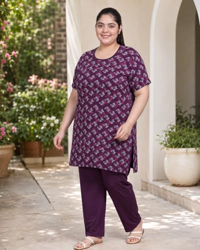 Image of In Love Women's All-Over Printed Cotton Plus Size Longline T-Shirt with Pockets