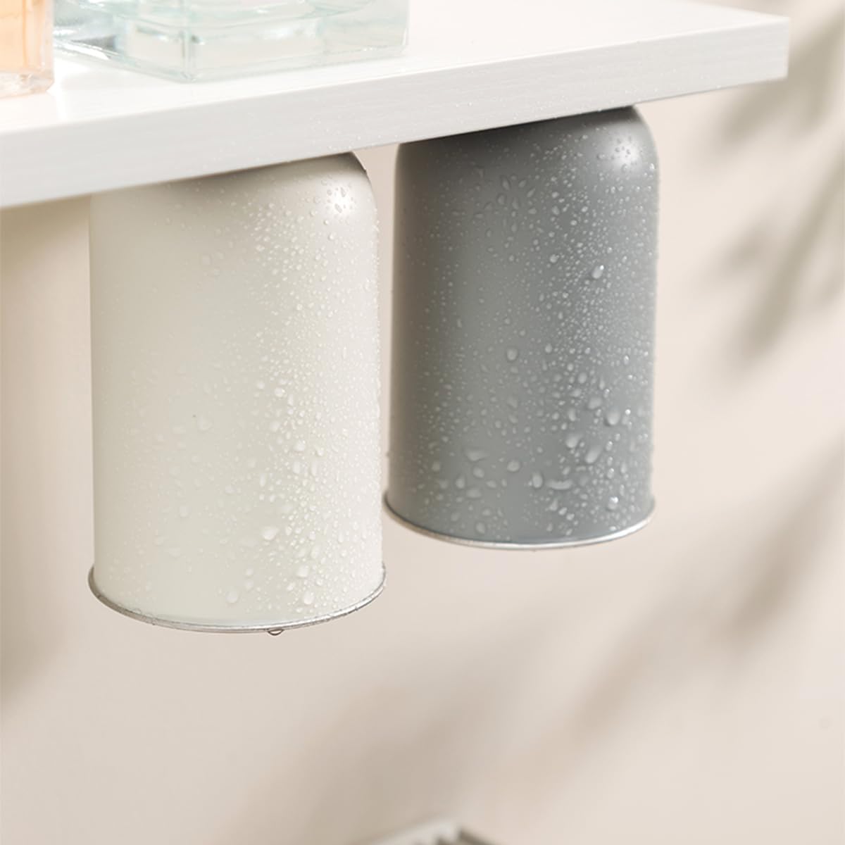 Amazon｜歯磨きコップ マグネット 逆付け式歯ブラシカップ 抗菌 304