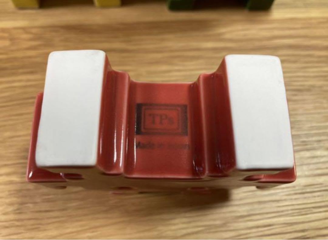 【新品未使用】ポーセリンズ　波佐見焼　スペースインベーダー　貯金箱　2個セット Amazon.co.jp: 波佐見焼×インベーダー 貯金箱 : おもちゃ