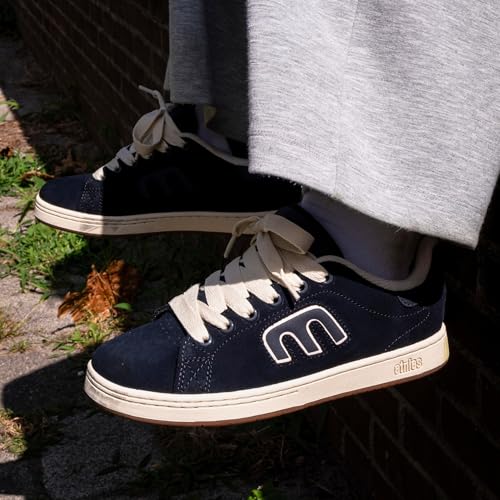 Image of Etnies Callicut - Heritage Skate Style, Puffy Look, 90's Chunky Vibe, Reinforced Cupsole, Cushioned Feel, Everyday Sneakers