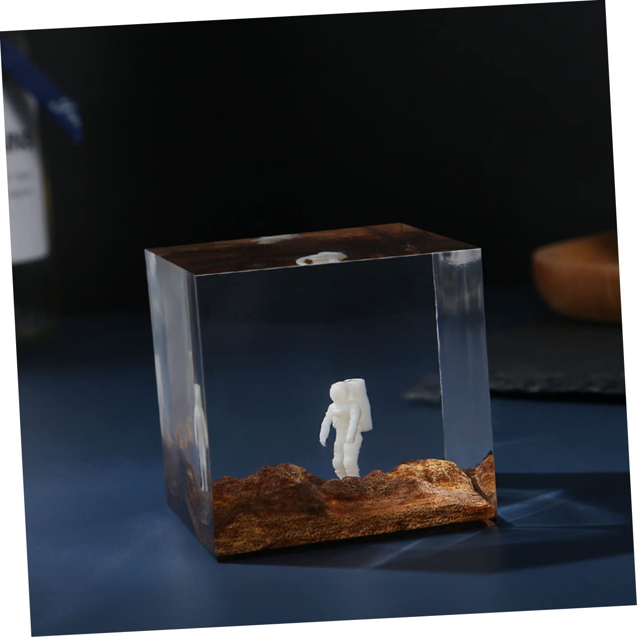 OSALADI 4pcs DIY 3D Epoxy Astronaut Models Crystal Epoxy Adornments Micro-Landscape Ornaments for Decor