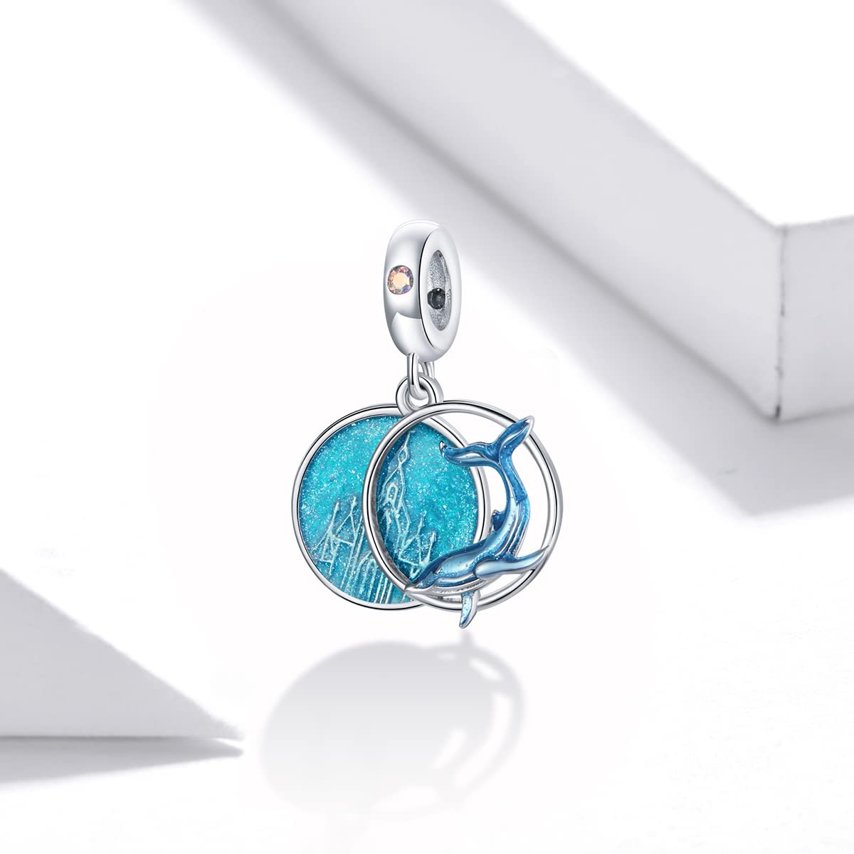 Ciondolo a forma di balena blu oceano in argento sterling 925 smaltato per bracciale rigido da donna.