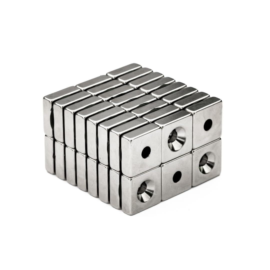 Italfitmagnetisrl | 48 sztuk - Neodymowe bloki magnetyczne z siłą 5,30 kg - długość 15 mm x szerokość 15 mm x grubość 5 mm otwór 4,3 do wkręcania