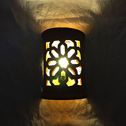 Applique lampe marocaine en terre cuite naturelle faite à la main.