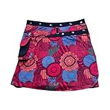 STYLE UNIQUE: Jupe portefeuille avec motifs ethniques vibrants, dotée d'une ceinture noire distinctive avec boutons-pression métalliques décoratifs. DESIGN PRATIQUE: Poche zippée latérale intégrée pour un rangement sécurisé, avec une construction à double bande pour un ajustement personnalisé.