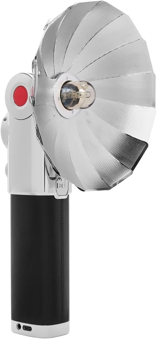 Фронт view of Flashpoint Lux Master with parabolic reflector