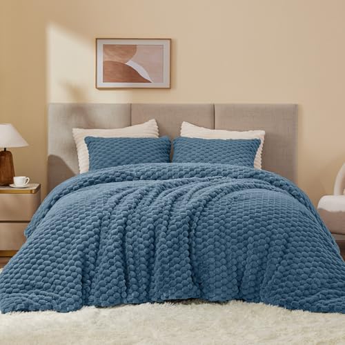 Image of BEDELITE Fluffy Queen Comforter Set - Blue Fog Fleece Soft Comforter for Queen Size Bed, Luxury Warm Bedding Set for Winter, Fuzzy Bed Set 3 Pieces (1 Comforter, 2 Pillowcases)