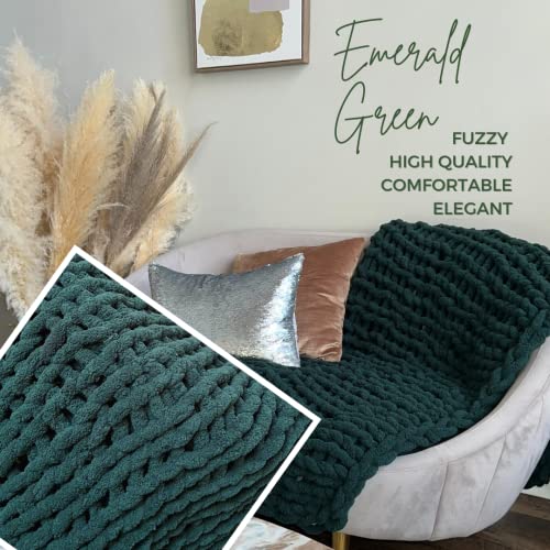 Kaffrey 50 X 60 Inches, 4.2 Lb, Chunky Knit Blanket, Luxury Hand-Knitted Chenille Throw Blanket, Soft And Cozy Giant Knitted Blanket, Machine-Washable And Non-Shedding, Emerald Green #TOP1