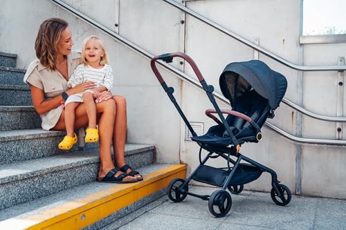 MoMi Kinderwagen ADELLE ab 6. Monat (bis 22 kg), klappbarer Buggy mit 360°-Sitz und 5-Punkt-Sicherheitsgurt, Einkaufskorb, mit Tragegriff zum Tragen nach dem Zusammenklappen