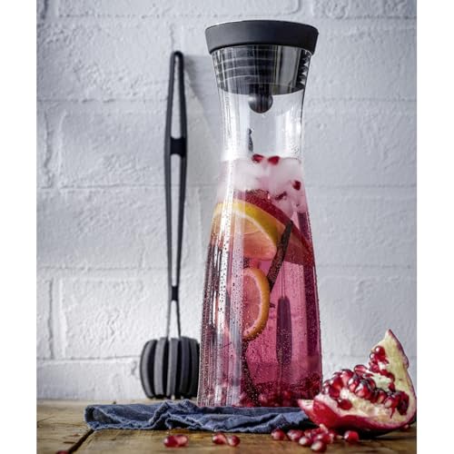 Foto von WMF Basic Wasserkaraffe 1l mit Reinigungsbürste, Glaskaraffe mit Deckel, Silikondeckel, Wasserkaraffe mit Deckel, CloseUp-Verschluss