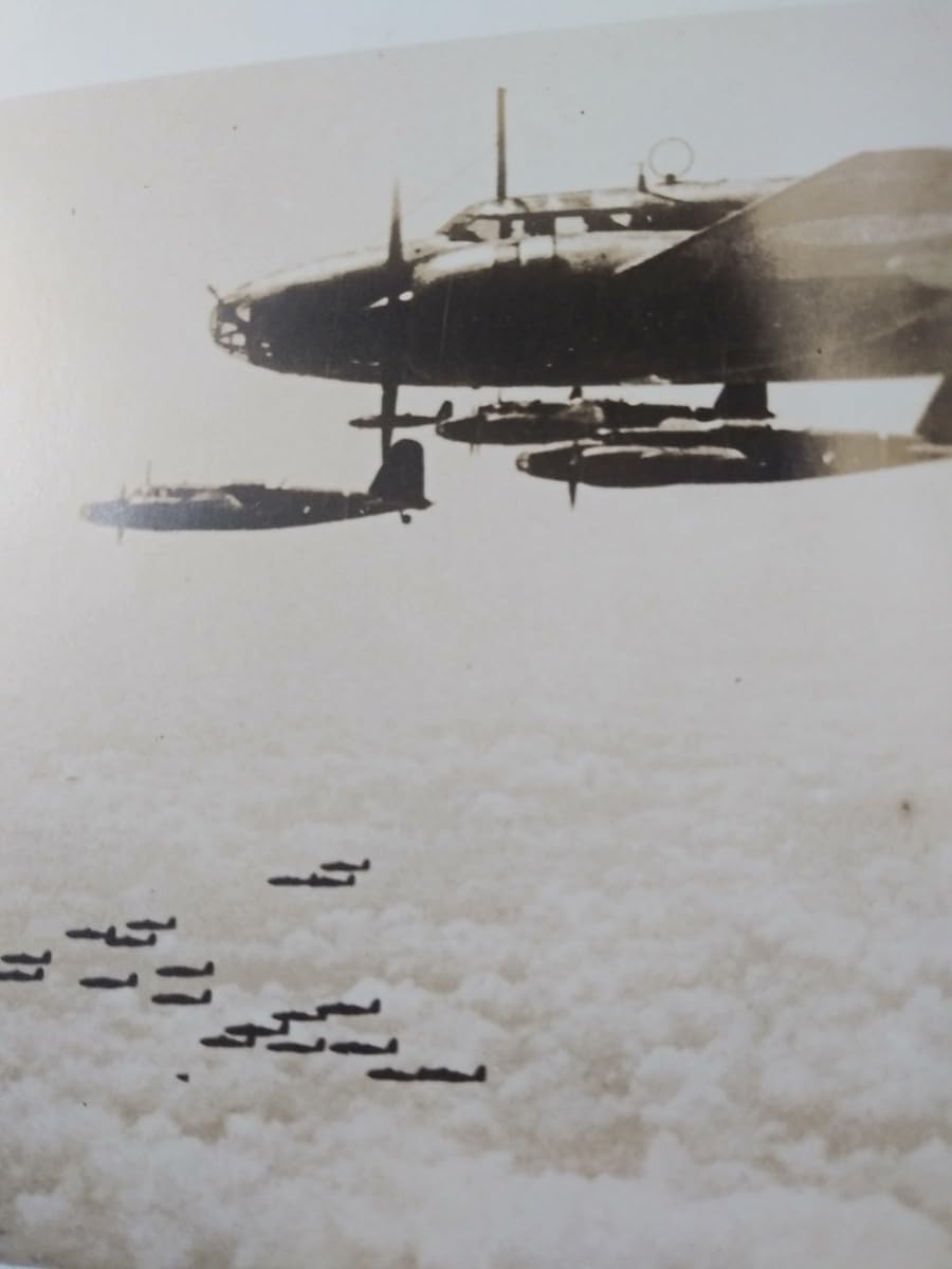 Amazon | 戦前旧日本軍戦闘機生写真無敵陸鷲 海軍省 九九式艦上爆撃機