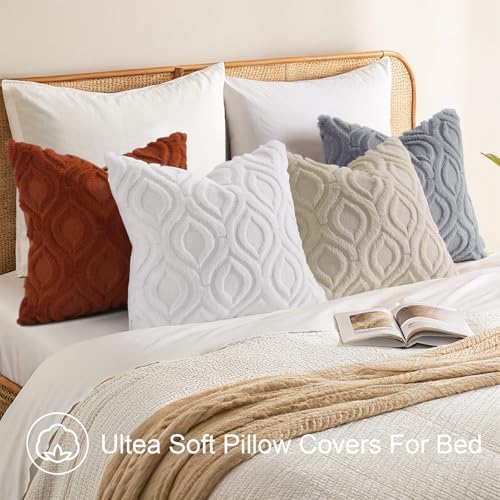 decorUhome Throw Pillow Covers 26x26 Inch Set of 2, Soft Plush Decorative Faux Fur Cream White Solid Couch Pillow Covers, Accent Farmhouse Neutral Square Euro Pillow Cases for Sofa Bed Living Room