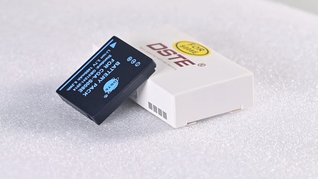 Dot.Foto VW-VBG130 Premium 7.4v / 1250mAh Batteria Ricaricabile per Panasonic NV-GS330, PV-GS90, SDR-H40, SDR-H50, SDR-H60, SDR-H79, SDR-H80, SDR-H81, SDR-H90, VDR-D50