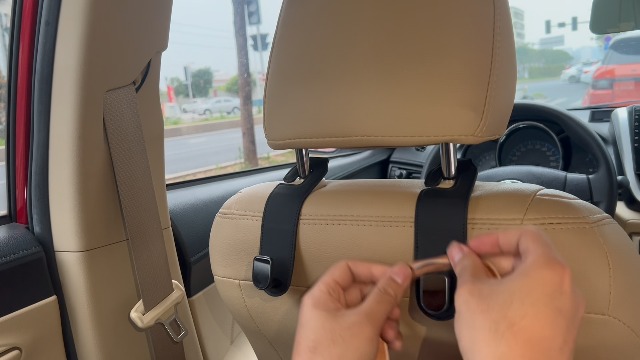 車の頭ささえるヤツ Amazon | SWITISAN ヘッドレスト フック 車用シートフック 車用