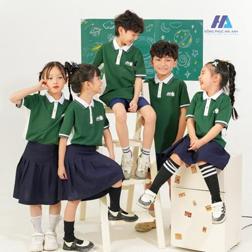 mau ao dong phuc mam non polo phoi 2 ben xanh iris