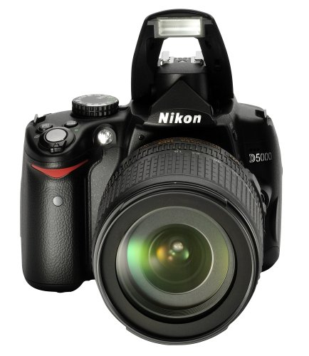 Nikon D5000   Cámara Digital SLR (12 megapíxeles, visión en Directo, función de vídeo HD), Incluye 18 105 mm VR + Lente VR de 70 300 mm (Barra de Imagen)