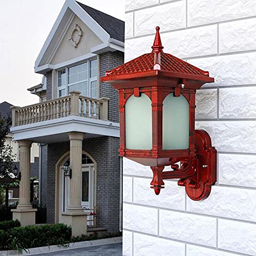 Lanterne murale extérieure carrée pour illuminer votre patio et balcon de villa