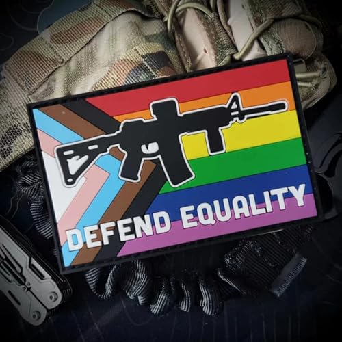 Defend Equality Progress Pride Morale Patch – Taktischer PVC-Aufnäher Chevron für Militärausrüstung, Rucksäcke, Operator-Baseballkappen, Plattenträger und Westen – Moral-Patches