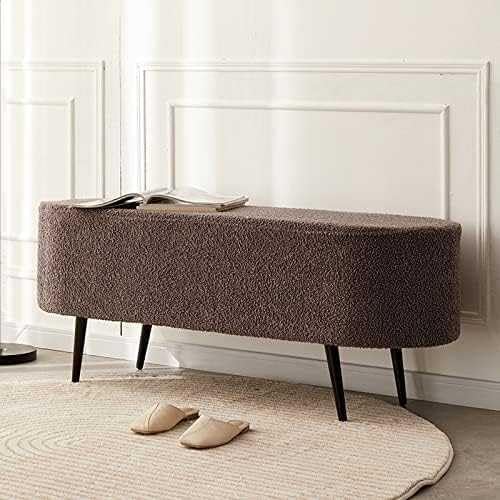 Banc ottoman fausse fourrure : rangez le désordre du salon avec ce tabouret en peluche