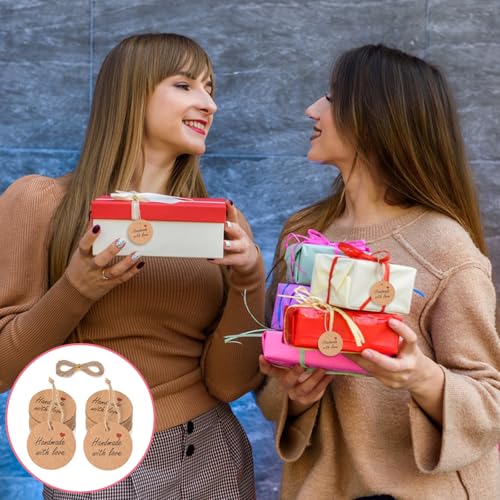 JIYIN 100 Stück Geschenkanhänger, “Hand Made with Love” Kraftpapier Anhänger 5cm Rund Etiketten mit Schnur Dekorative Hängeetiketten für Flohmarkt Verpackten Hochzeit Valentinsta Geschenke