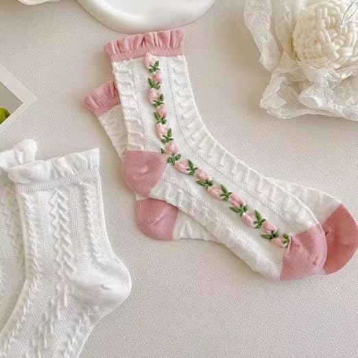 Image of 5 Pair Cute White Ruffle Ankle Socks - Women's Cottagecore Floral Crew Socks in Japanese Aesthetic Cotton