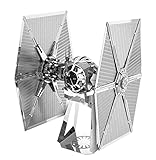 MAQUETAS DE METAL: Los Metal Earth están hechos con láminas de acero de alta calidad precortadas con increíbles detalles grabados. Para el montaje de la maqueta tan solo debes CORTAR las piezas y DOBLAR las pestañas a través de los puntos de conexión correspondientes. Incluyen instrucciones sencillas con cada kit y no necesitan pegamento ni soldaduras. Es recomendable el uso de tijeras o alicates de punta fina durante el ensamblado.
