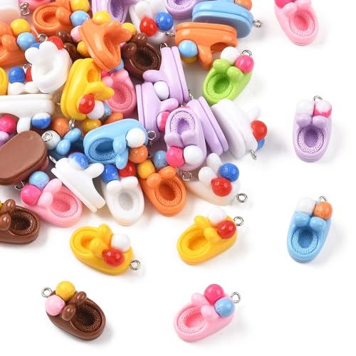 Ipotkitt 50 dijes de resina al azar, bonitos dijes coloridos con forma de zapatos con trabillas de hierro para pulseras, collares, joyas, pendientes, llaveros y manualidades