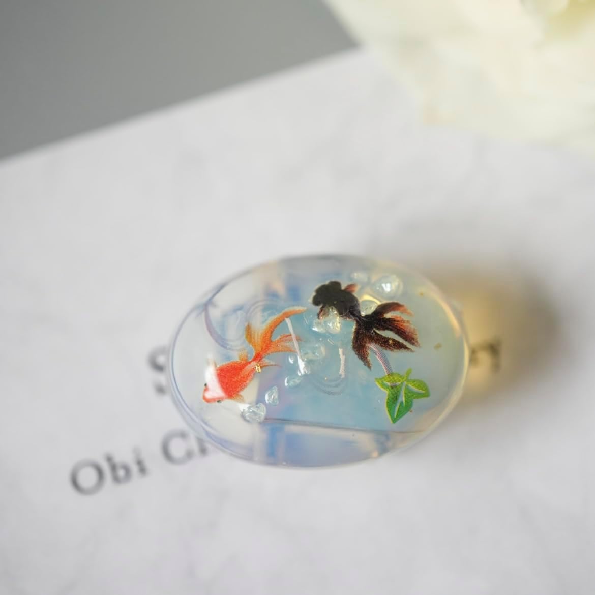 帯留め 天然石オパール 金魚 和装小物 和装アクセサリー 着物 帯飾り レディース ギフト プレゼント 浴衣 夏祭り