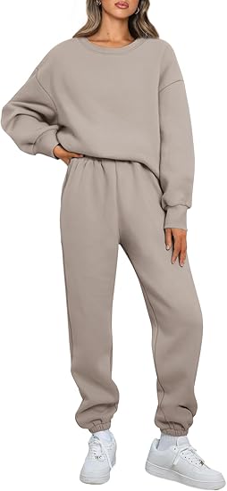 AUTOMET Womens 2 Piece Outfits Sweatsuit Oversized Sweatshirt Lounge Sets Baggy Sweatpants Fall Fashion with Pockets