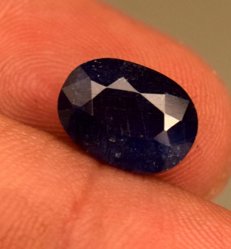 Saphir bleu naturel authentique pour remplacer une pierre perdue sur bague ou collier