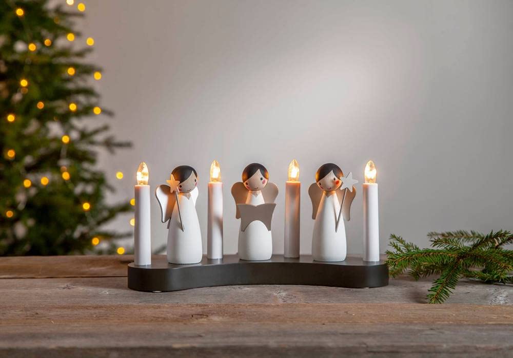 Weihnachtsdeko Angel Choir von Star Trading, Kerzenständer mit 4 Glühbirnen E10 warmweiß, Weihnachtsfigur, Engel aus Holz, Kabelschalter, Länge: 31 cm