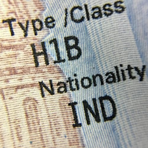 Trump’s H-1B Visa Fee Dashes Indian Workers’ American Dreams Podcast Por arte de portada