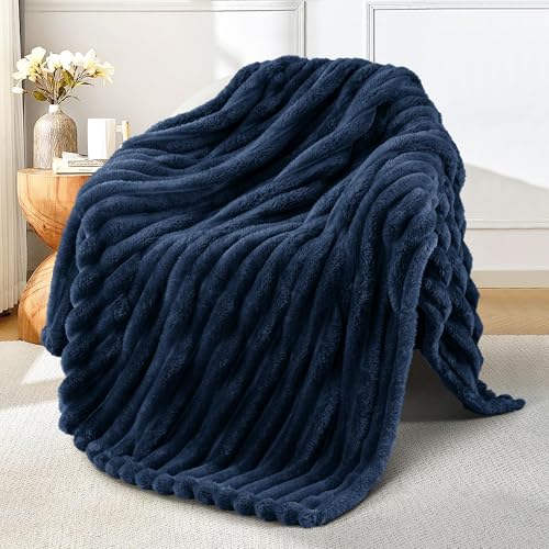 Exclusivo Mezcla Fleece Throw Blanket for Couch, Super Soft Striped
