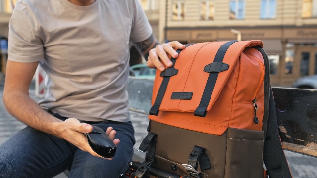 K&F Concept 20L カメラリュック 2気室 防水 レインカバー付き