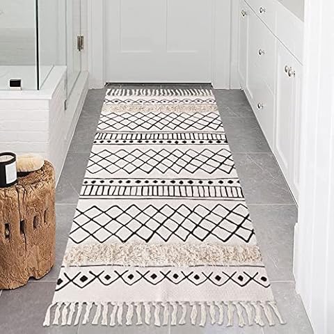 SHACOS Cotton Area Rug Runner 60 x 130 cm Modern Runner Rug Black and White Graffiti Cotton Woven Throw Rug with Tassel Indoor Area Rug Carpet for Bedside Rug Living Room Floor Mat Cover