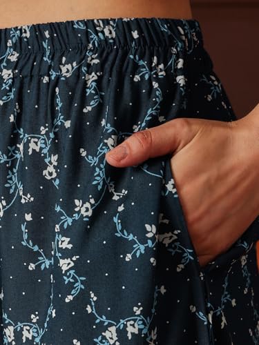 Image of Clovia Women's Rayon Printed Top & Pyjama Nightsuit Set