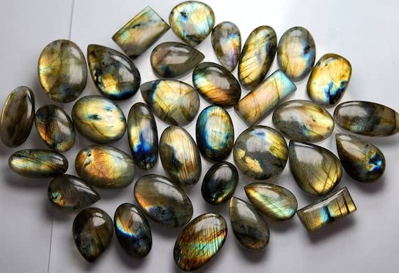 Labradorite cabochon multi flash bleu et violet pour bijoux bohèmes et lithothérapie