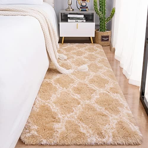 Chicrug Fluffy Geometric Runner Rug for Bedroom, 2x6 Feet Modern Shag Hallway Carpet Runner Floor Rug, Plush Moroccan Runner Rug for Family Kids Girls Nursery Bedside Room Decor, Beige and White