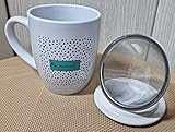 La taza para te con tapa de cerámica y filtro de acero inoxidable.