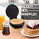 Nostalgia MyMini Persönlicher Elektrischer Waffelmaker, 12,7 cm Kochfläche, Waffeleisen für Röstis, French Toast, Gegrillten Käse, Quesadillas, Brownies, Kekse, Aqua, Wasserblau
