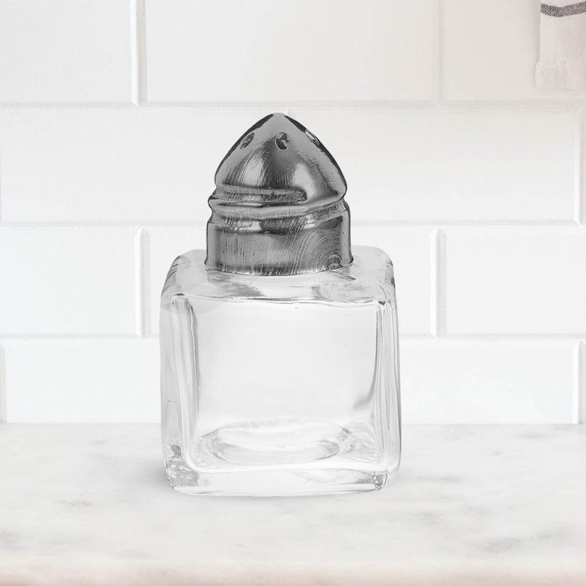 Ensemble de 4 Salières Miniatures en Verre Trous, Légères et Incassables, Cuisine et Activités Extérieures